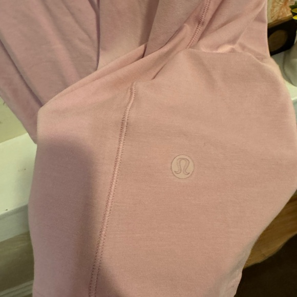 Lululemon Fundamental T men’s medium dusty rose wash - Picture 2 of 4